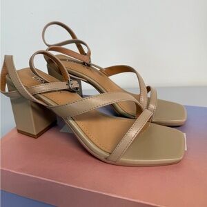 Lisa Vicky Tan Camel Sheep Women’s Size 6M